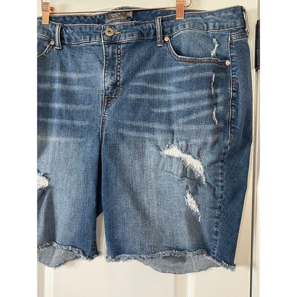 Torrid Vintage Stretch Denim Jean Mid-Rise Shorts Sz. 26 - Picture 4 of 8